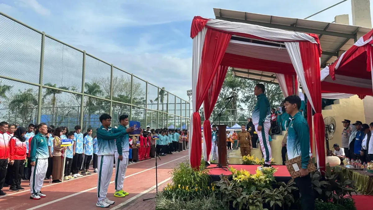 Ribuan Pelajar Meriahkan Pembukaan Popda XIII Kabupaten Bekasi 2026 di Sport Plus Sukatani